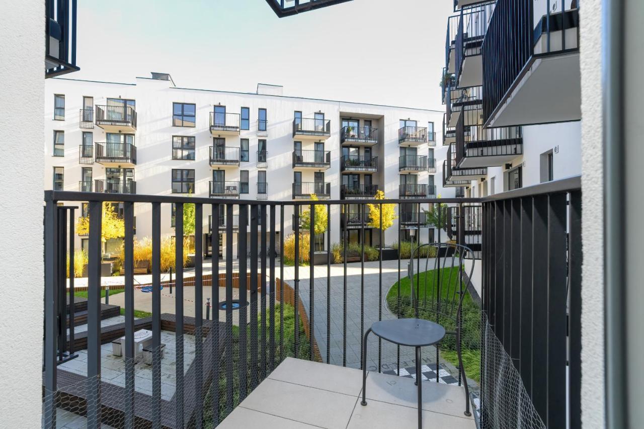 Stylish & Comfy Garbary Apartments With Parking By Noclegi Renters Poznań Exterior foto