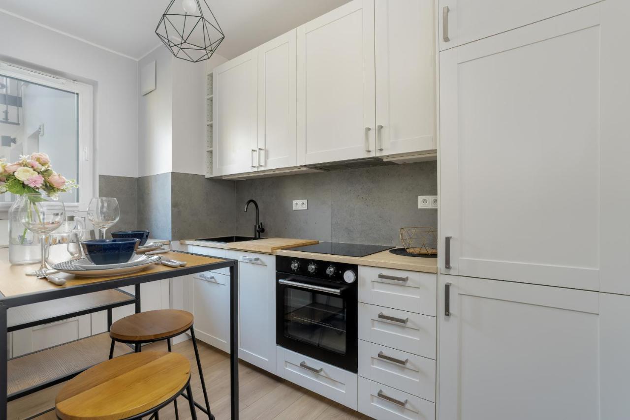 Stylish & Comfy Garbary Apartments With Parking By Noclegi Renters Poznań Exterior foto