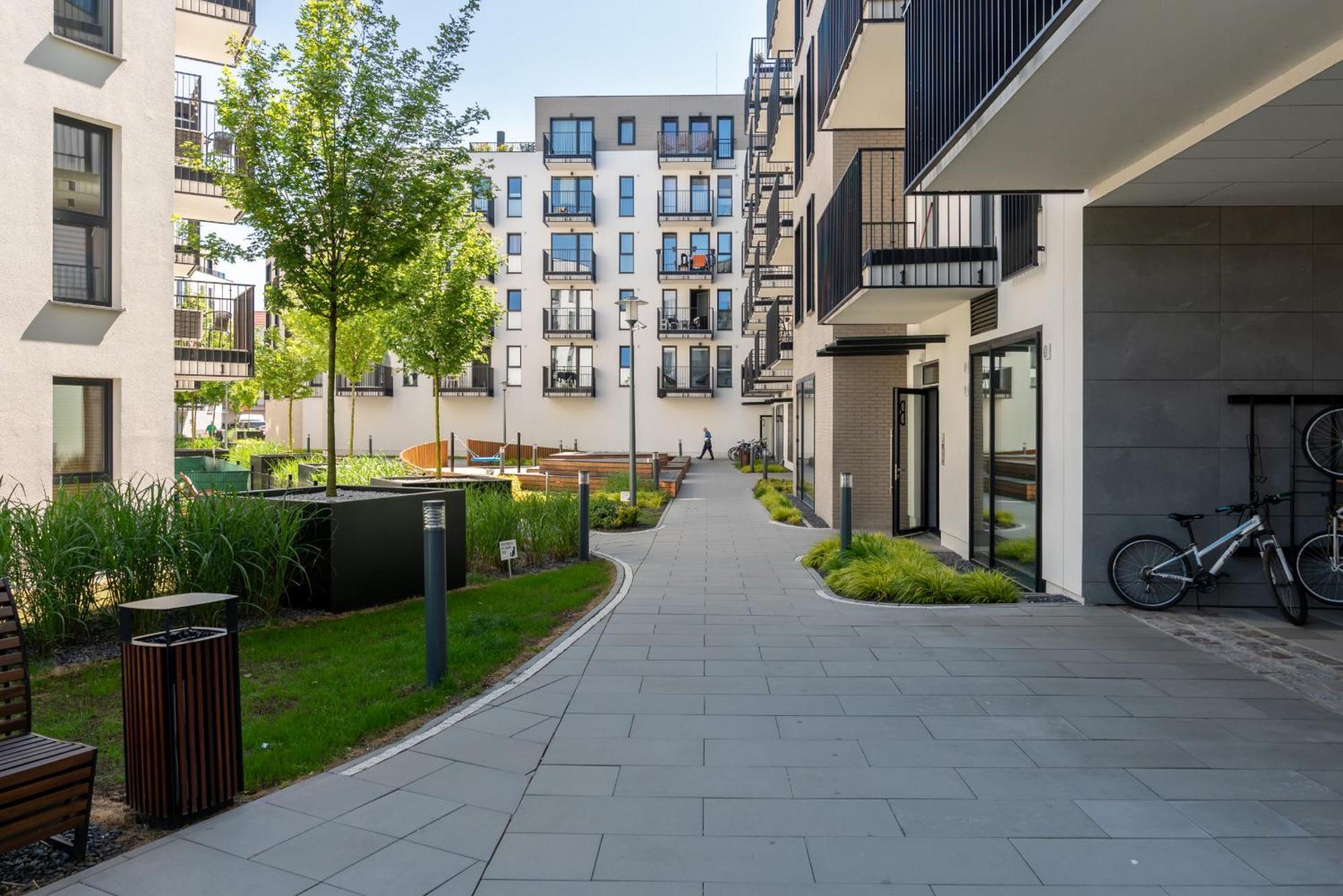 Stylish & Comfy Garbary Apartments With Parking By Noclegi Renters Poznań Exterior foto